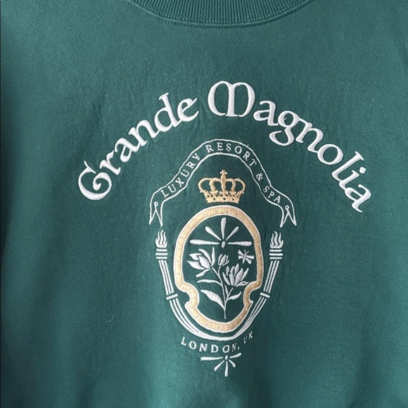 Abercrombie & Fitch “Grande Magnolia” Crewneck Sweatshirt - Picture 3 of 6
